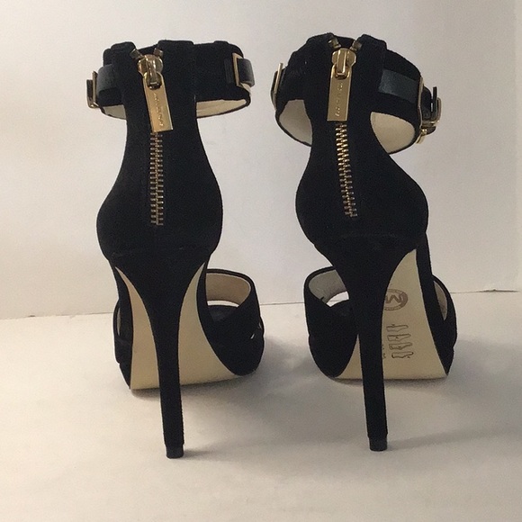 💥💥 NEW MICHAEL KORS 💥💥.              ANKLE STRAP SANDAL - Picture 4 of 8